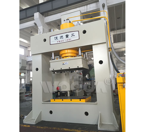 200噸大(da)跨徑龍(long)門液壓(ya)機