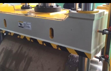 63T增速線(xiàn)軸包裝(zhuang)塑料盒(he)子