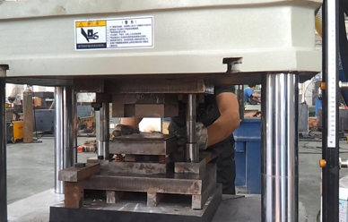 150噸(dūn)錨杆托盤四柱液(ye)壓機視頻