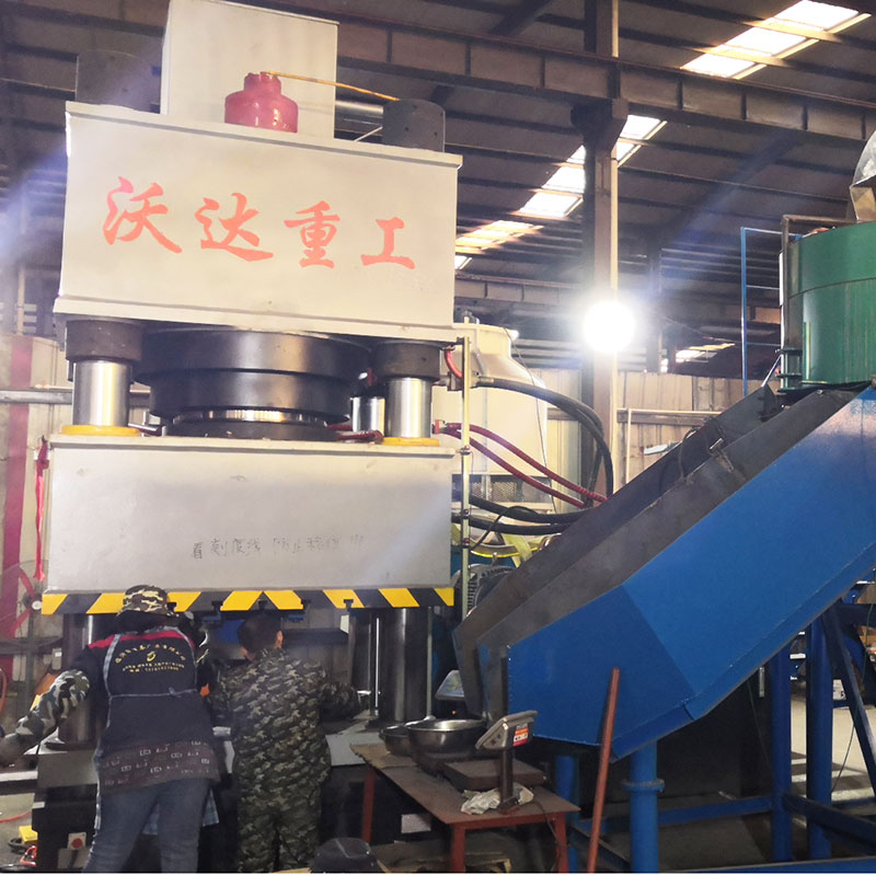 1250T高(gāo)鐵高壓電線墜(zhui)砣配重塊模壓(yā)液壓機