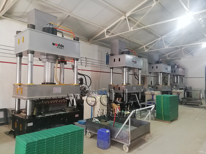 複合漏糞闆液壓機