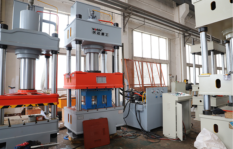 複合樹脂井(jǐng)蓋模壓液壓機(ji)