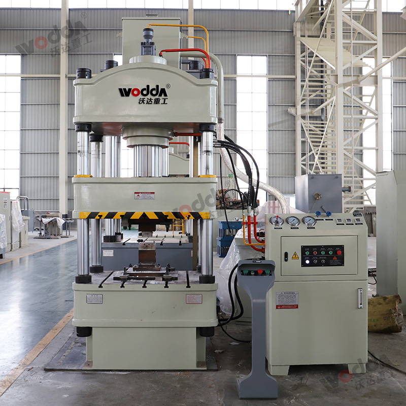 三梁四柱液壓機 三梁四柱液壓機