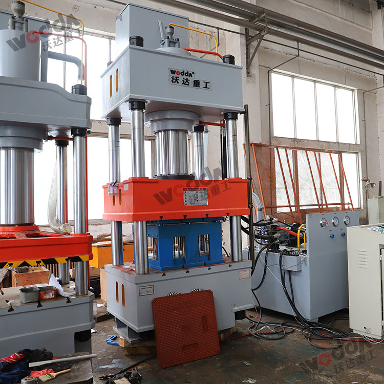 315噸樹脂井蓋成型液壓機 315噸樹脂井蓋成型液壓機