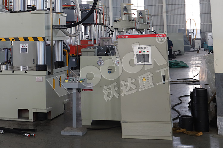 伺服500噸液壓機(動力櫃) 伺服500噸液壓機(動力櫃)