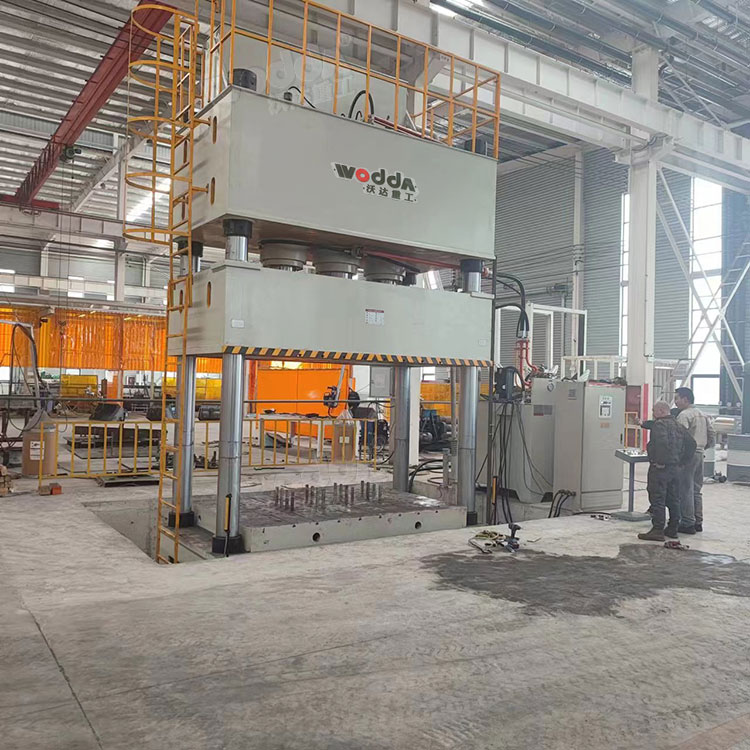 1000噸液壓機客戶現場 1000噸液壓機客戶現場