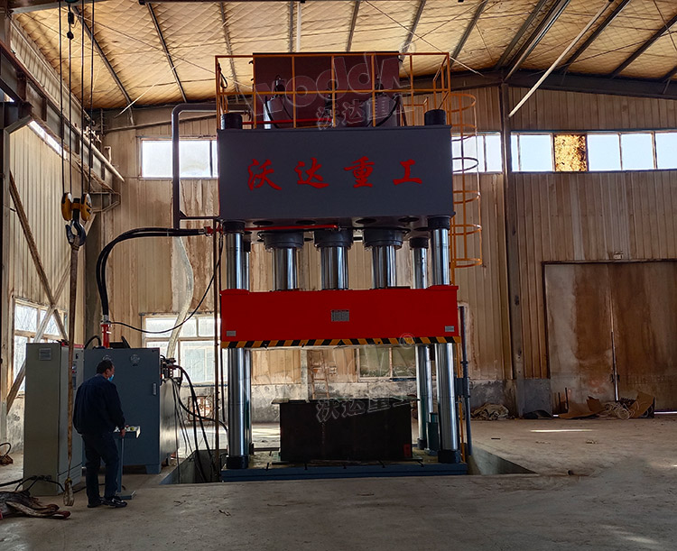 1500噸SMC工程車覆蓋件模壓成型液壓機 1500噸SMC工程車覆蓋件模壓成型液壓機