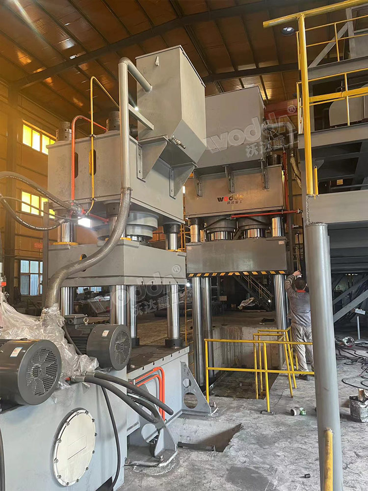 2000噸石墨坩埚液壓機