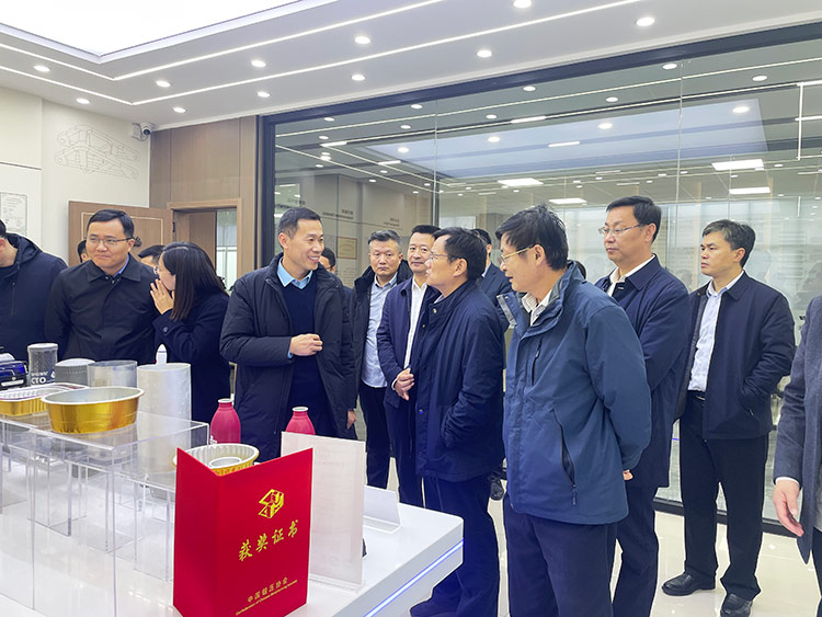 滕州市政協副主席董鴻洋聽取沃達重工董事長劉衛東項目推進情況 滕州市政協副主席董鴻洋聽取沃達重工董事長劉衛東項目推進情況