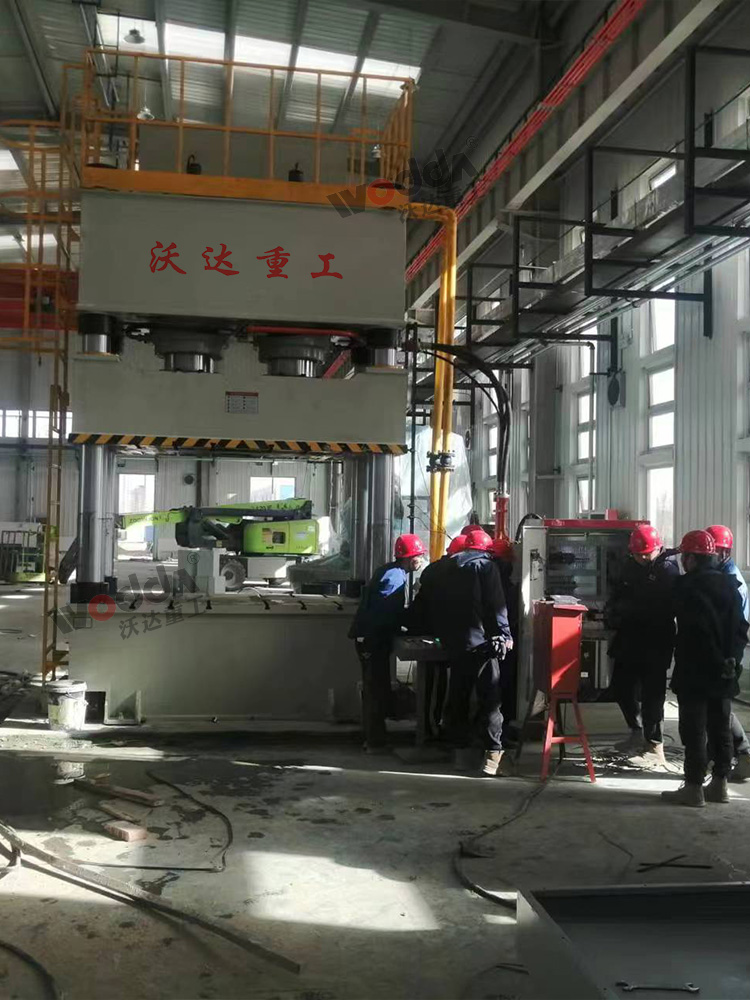 1000噸四柱液壓機現場調試 1000噸四柱液壓機現場調試