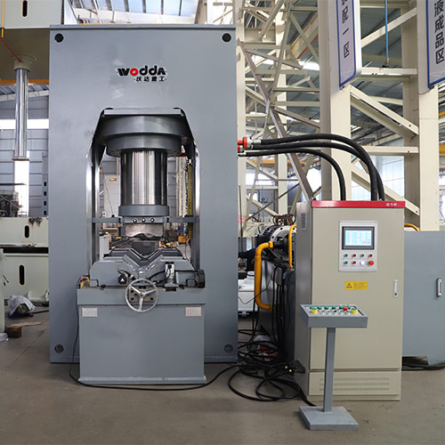 1200噸(dūn)龍門式(shì)校直機(jī)