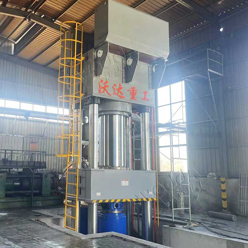 2000噸雙工位石墨坩埚液壓機