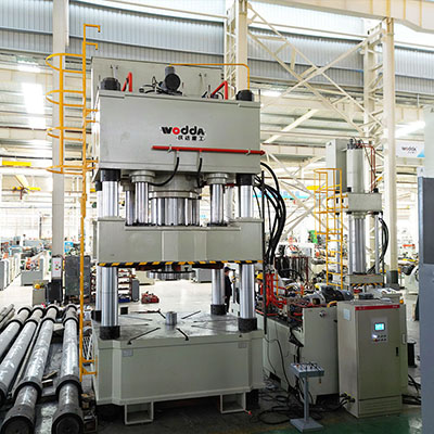 大(dà)直徑封(feng)頭拉伸(shēn)液壓機(ji)_1750噸封頭(tóu)拉伸機(jī)