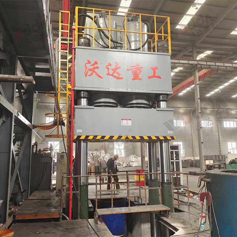 2000噸坩埚液壓機 2000噸坩埚液壓機